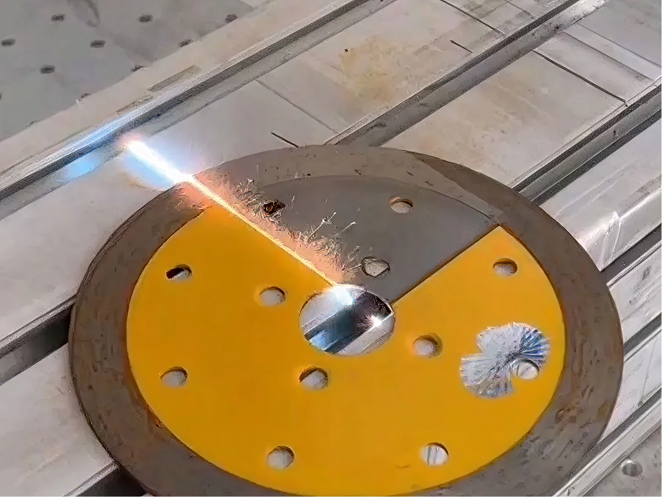 Färgborttagning – EcoBlast laserblästring